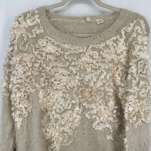 Moth Crew Neck Fuzzy Raw Details Long Sleeve Pullover White Womens Size M‎ - Picture 1 of 7